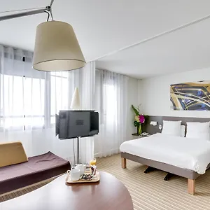 Novotel Montreuil Vincennes Hotel