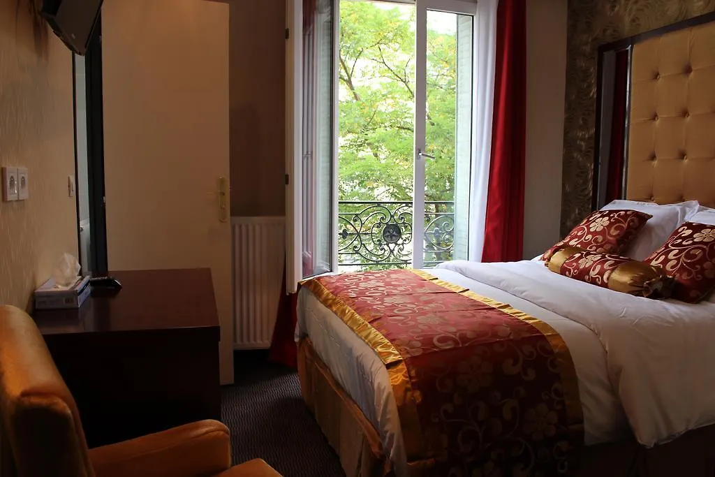 Hotel Des Buttes Chaumont París 2*,