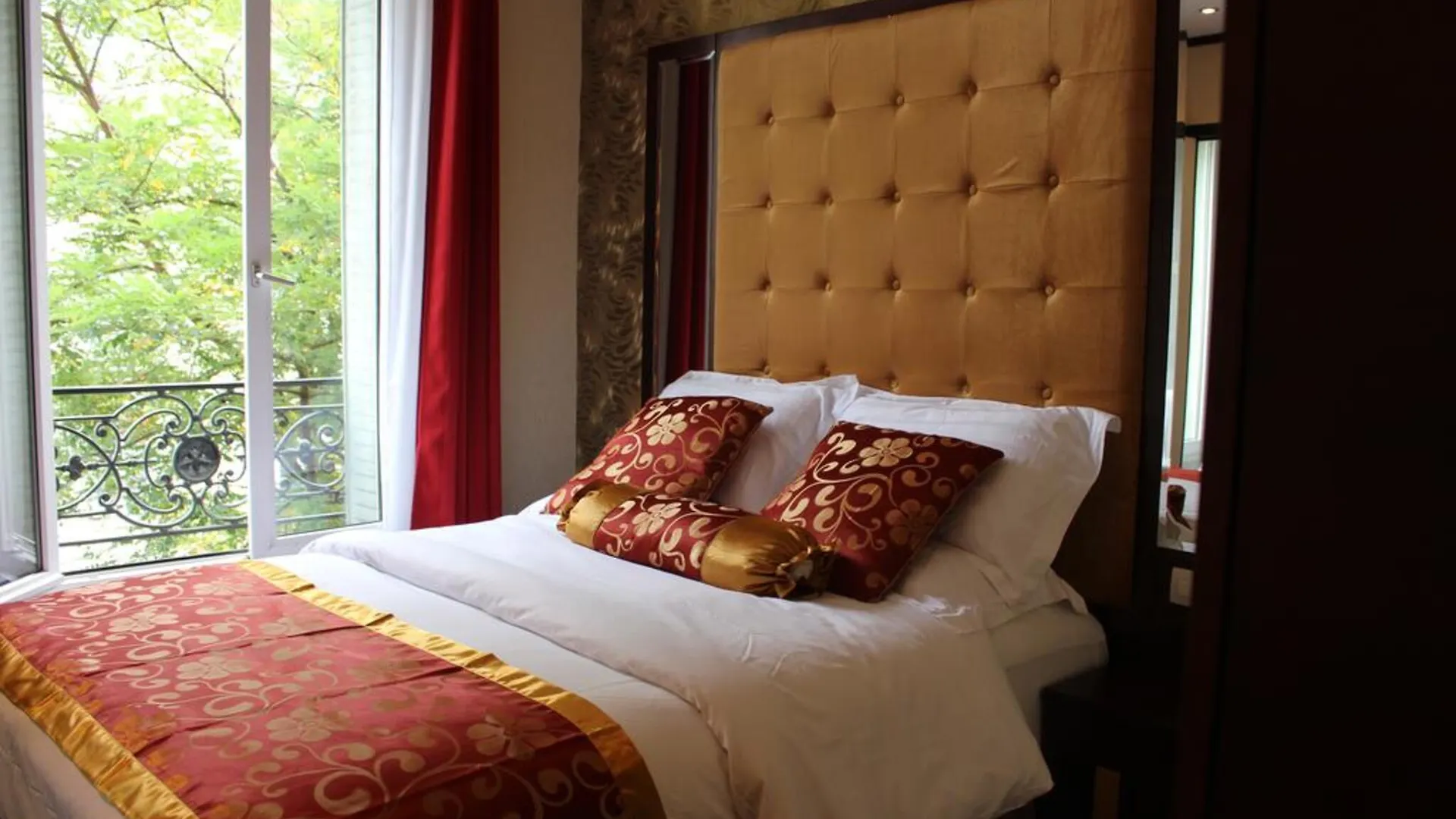 Hotel Des Buttes Chaumont Paris 2*,