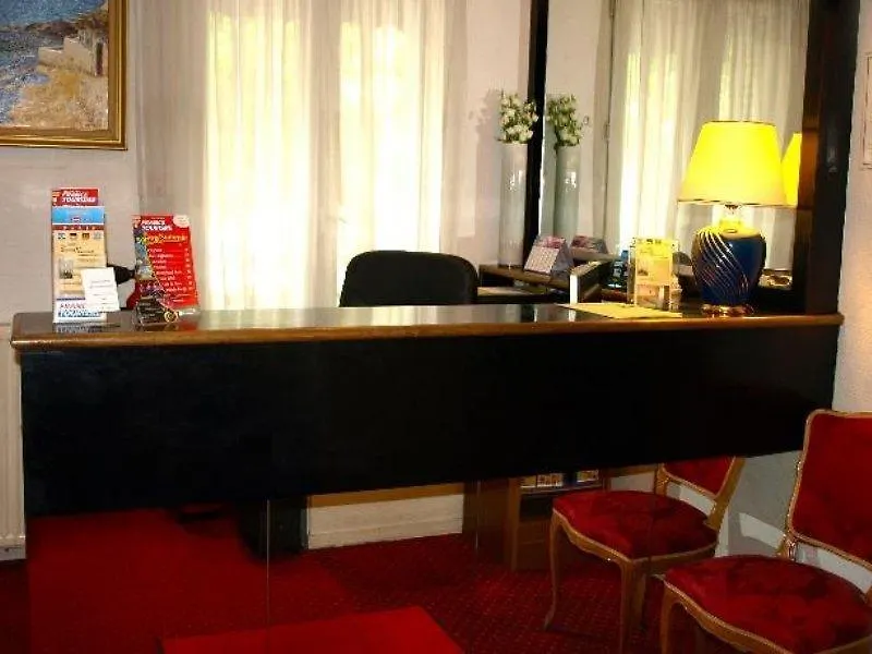 Hotel Des Buttes Chaumont Paris